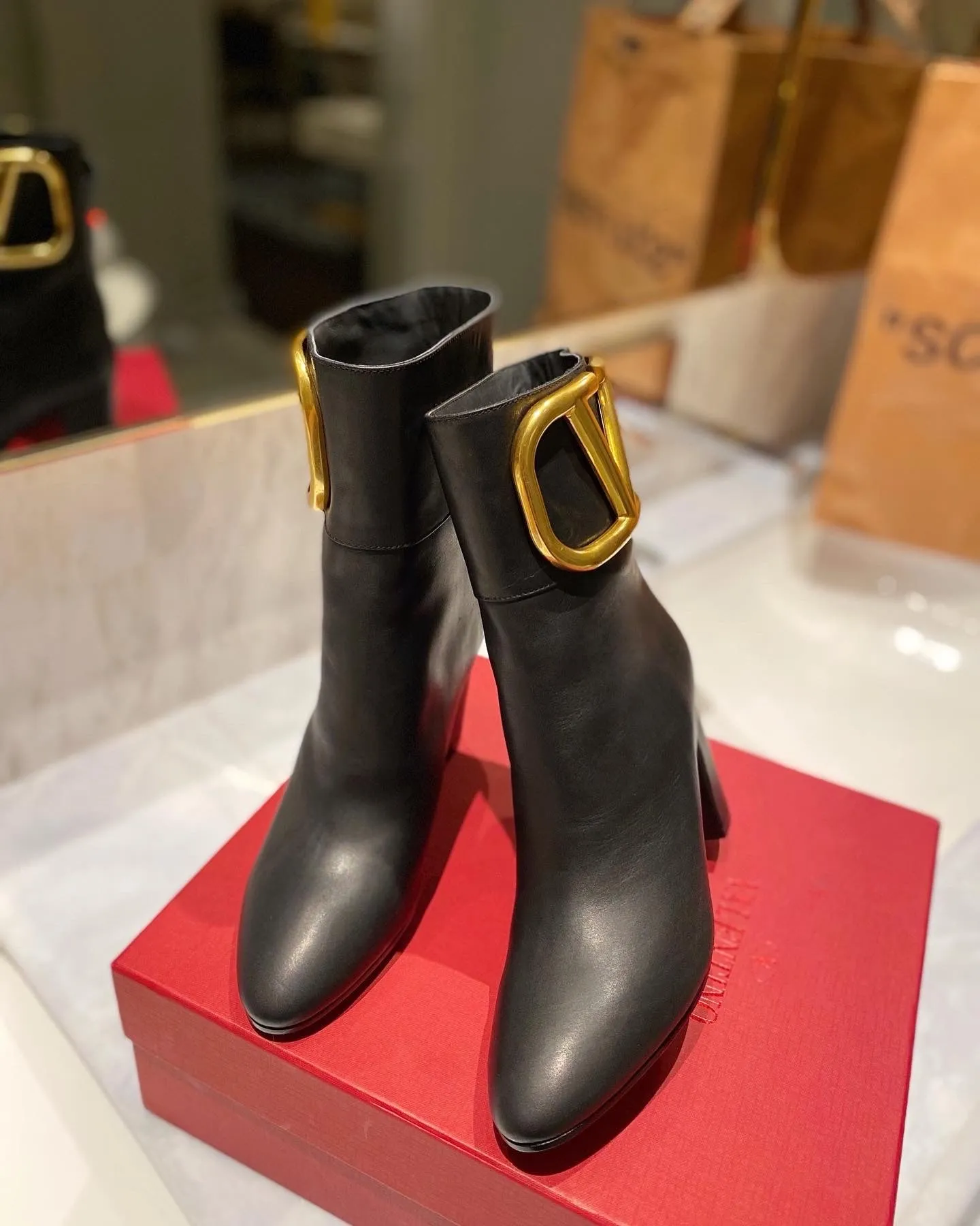 Steve Madden Foldover Boots SE794  Size5-11   Heels:8cm Material: Cowhide  Lining: Sheep skin Sole: Italian leather