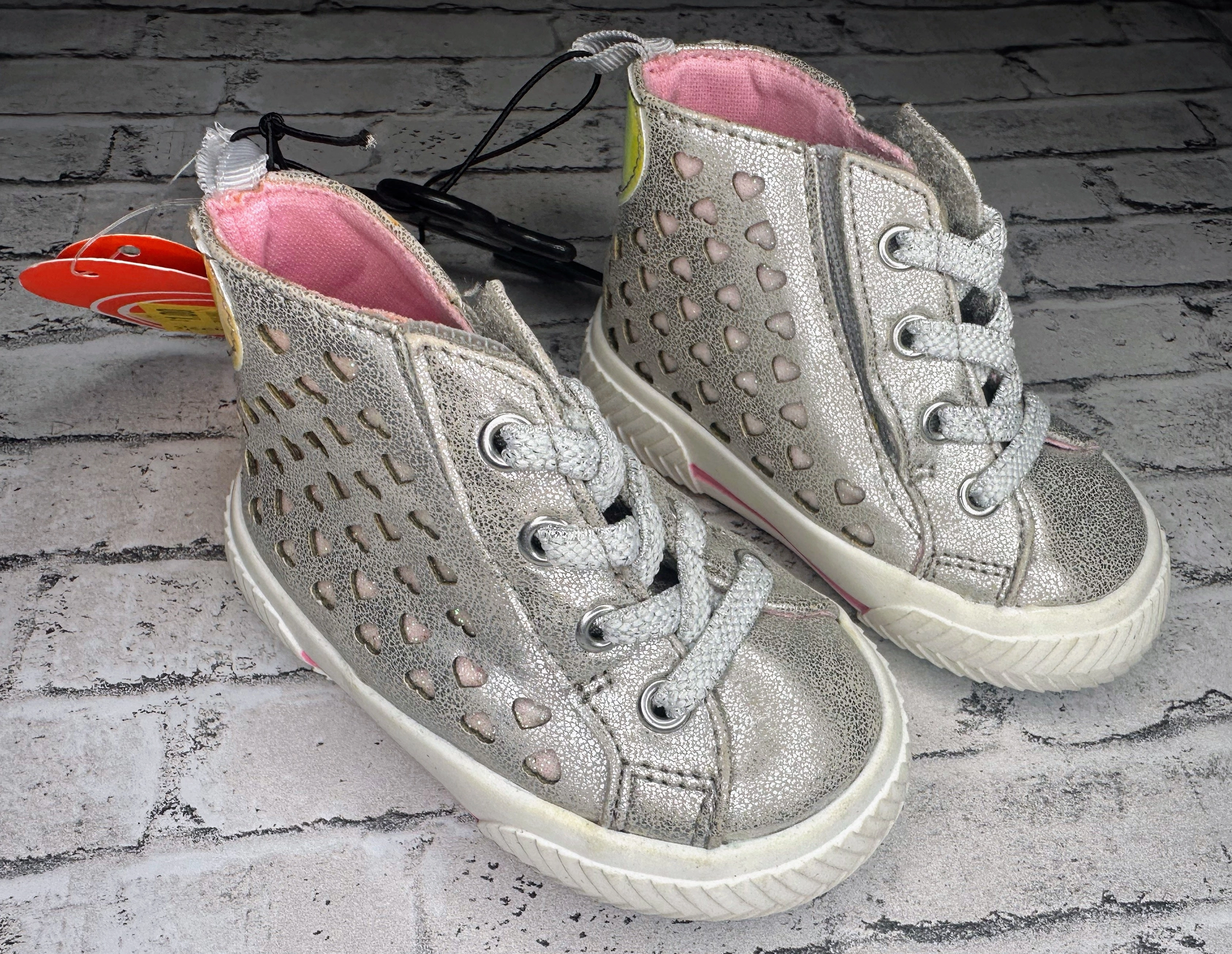 Wonder Nation: Gray Heart Shoes- 2c NEW! New Balance Arishi V3 Reviews