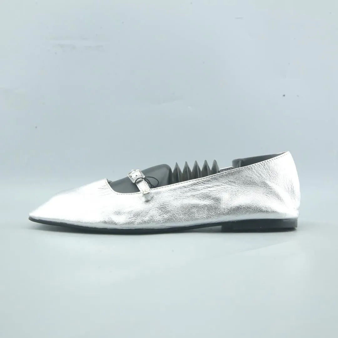 Difference Between Oxford And Derby Shoes ZARA. .