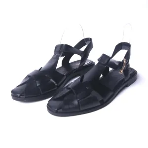 Shoe Laces Stay Tied Up Because Of Friction ZARA. .